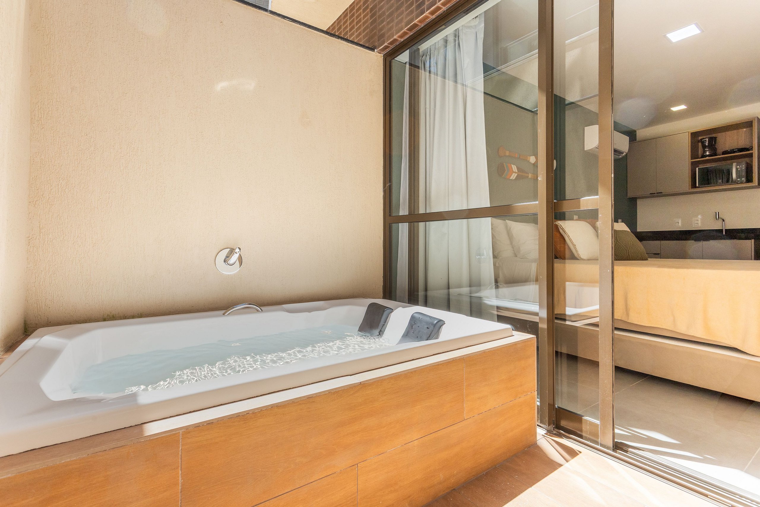 Apto com jacuzzi privativa no coração de Porto#018